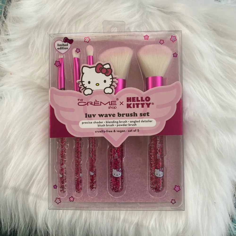 Hello kitty limited edition luv wave brush set new in the box